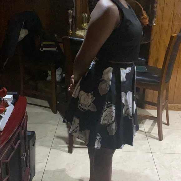 Skirt and top - Picture 3 of 3